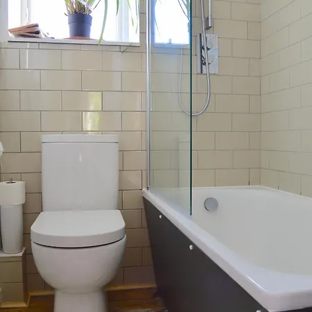 דירה Sanctuary In The Scottish Capital, Sleeps 3 Guests