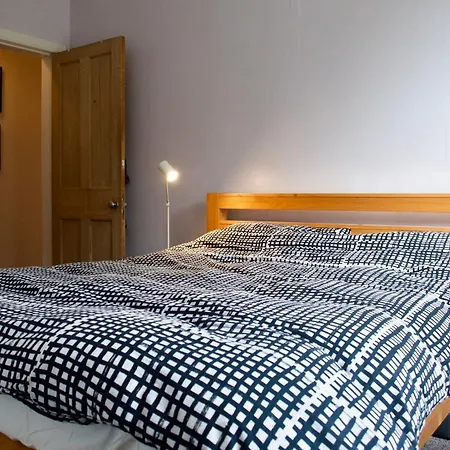 1 Bedroom Ground Floor Colony Flat Sleeps 4 Apartament