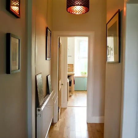 1 Bedroom Ground Floor Colony Flat Sleeps 4 * Edynburg