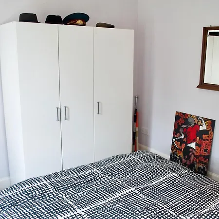 1 Bedroom Ground Floor Colony Flat Sleeps 4 شقة إدنبرة