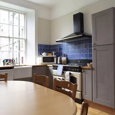 Spacious 2 Bedroom Stockbridge Family Appartement *