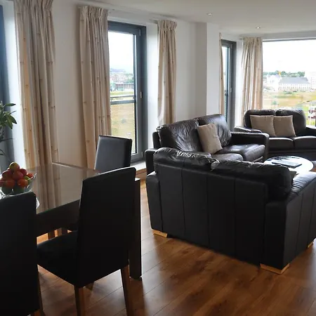 Ocean Serviced Aparthotel 4*