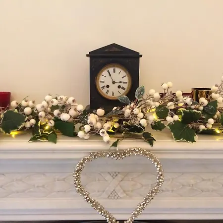 Claremont House 5*