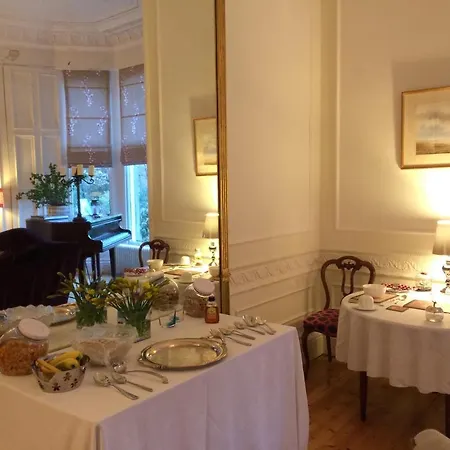 Claremont House 5*