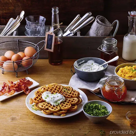 Hotel Ibis Centre Royal Mile 3*