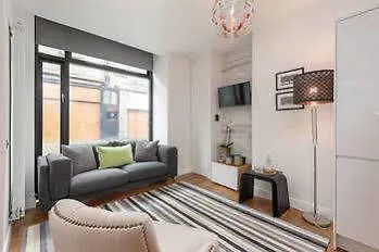 Atholl Apartment *
