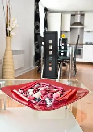 Hot-el-apartments Waterfront מלון דירות 4*