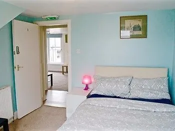 Centre Townhouse 2*
