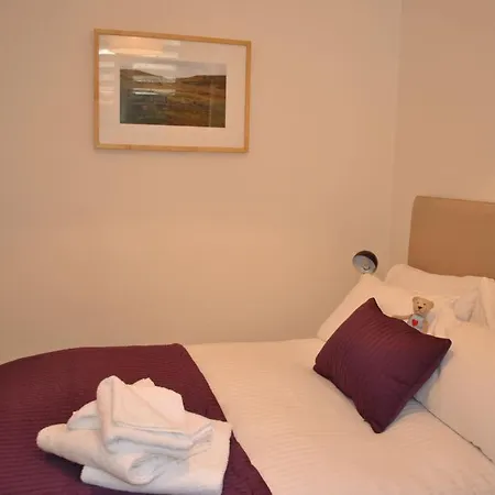 B+B Edinburgh 4*