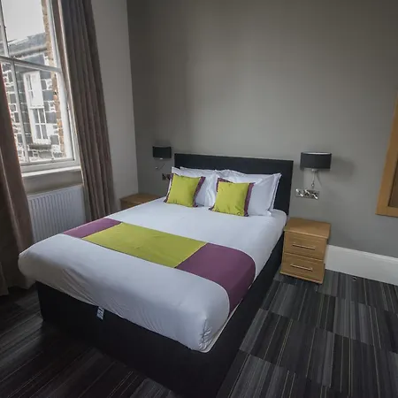 At Gpo Hotel Edinburgh