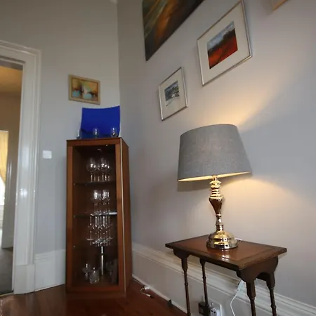 Glencairn Crescent *