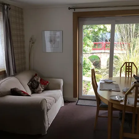 Ingleneuk Bed & Breakfast 3*