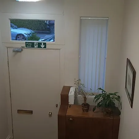 Гостевой дом Mayfair House 2*