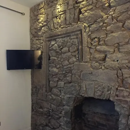 Royal Mile By The Castle Aparthotel 5*