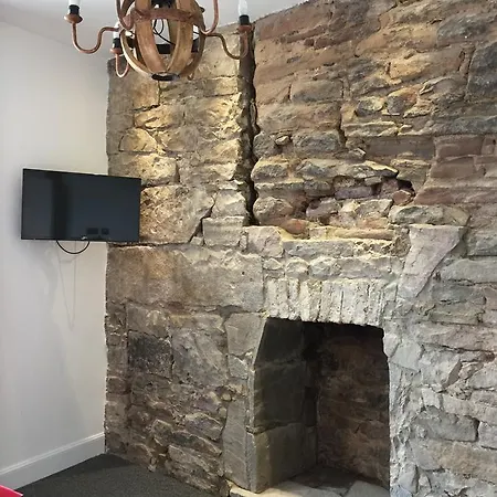 Royal Mile By The Castle Apartahotel 5*