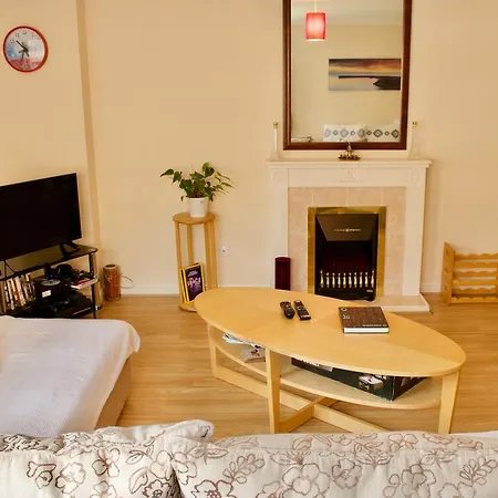 Appartement 3 Bedroom Flat In Edinburgh
