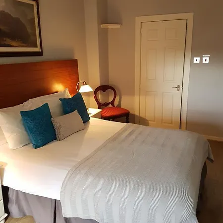Townhouse Pensión 3*
