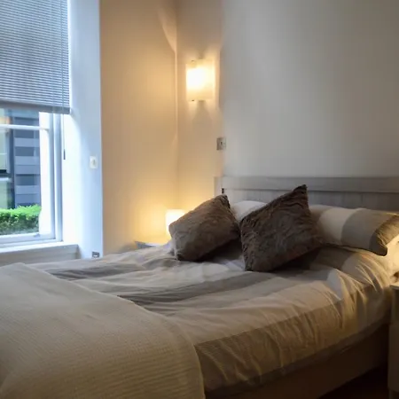 One Bedroom Flat Next To The Meadows
