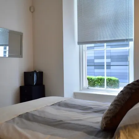 One Bedroom Flat Next To The Meadows * Edimburgo