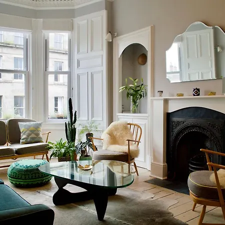 Scandi Style 1 Bed City Centre *