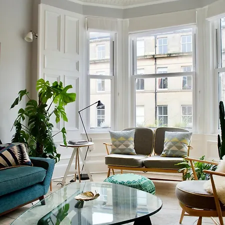 Scandi Style 1 Bed City Centre