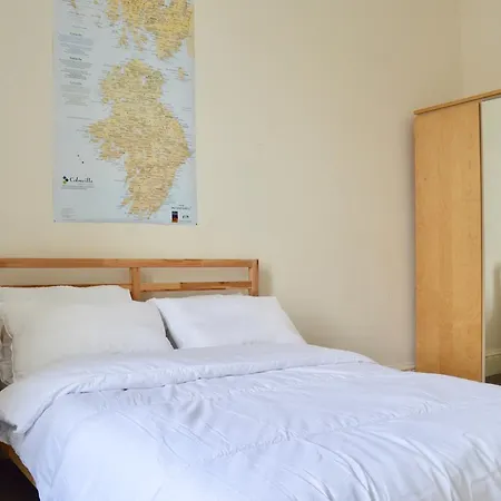 Stylish 2 Bedroom In Great Location