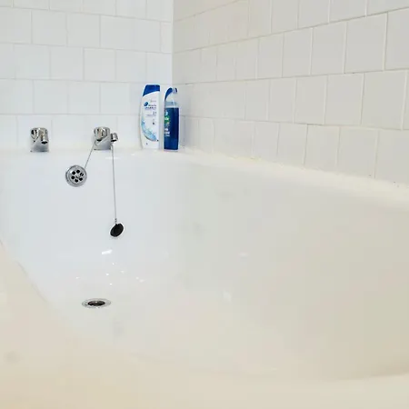 Royal Mile 2 Bedroom Flat Edinburgh