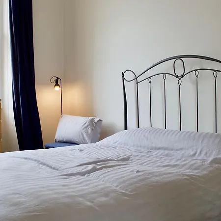 Royal Mile 2 Bedroom Flat