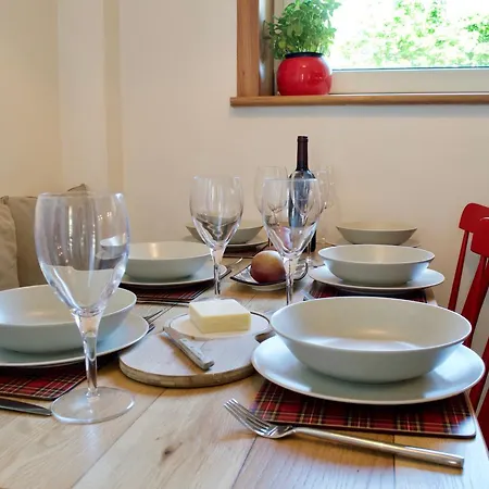 2 Bedroom Close To Stockbridge Διαμέρισμα