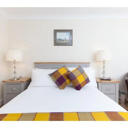 Historic Stone Built 4br For 8 W/parking Appartement Edinburgh