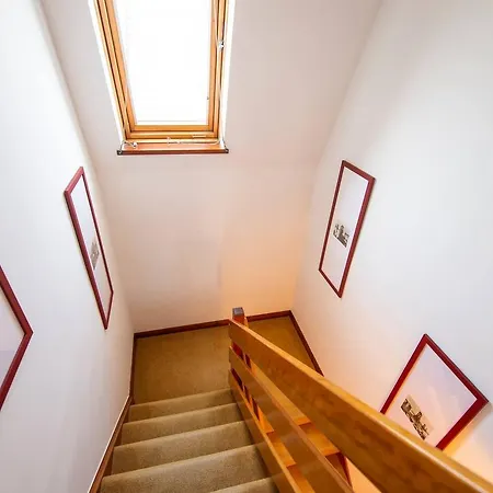 Charming And Quiet Mews House * Edinburgh