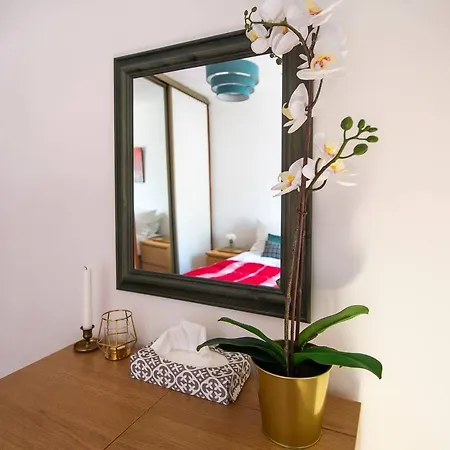 Charming And Quiet Mews House