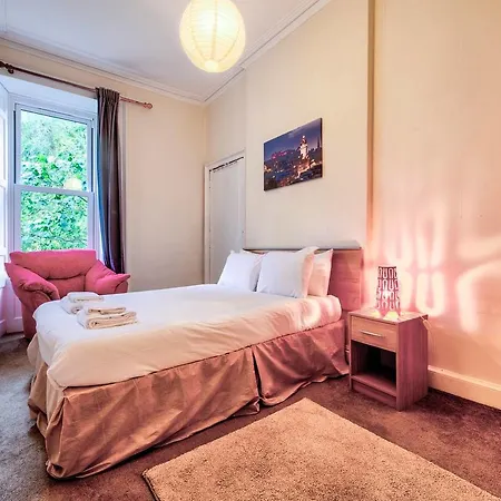 Spacious 4 Bedroom On The South Side Apartamento *