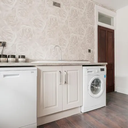 Gorgeous 2 Bed Close To Hmy Britannia شقة إدنبرة