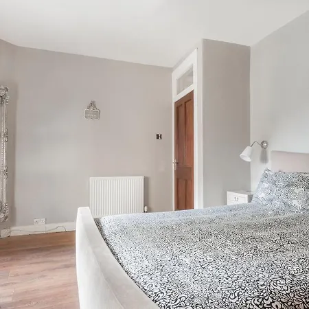 Gorgeous 2 Bed Close To Hmy Britannia شقة