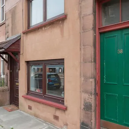 Gorgeous 2 Bed Close To Hmy Britannia شقة إدنبرة