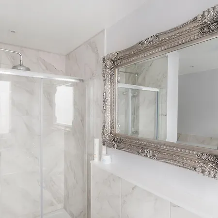 Gorgeous 2 Bed Close To Hmy Britannia شقة