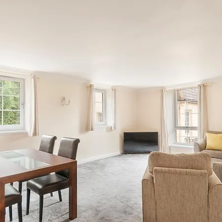 Apartment Stunning 2 Bed Near Haymarket With Pool *