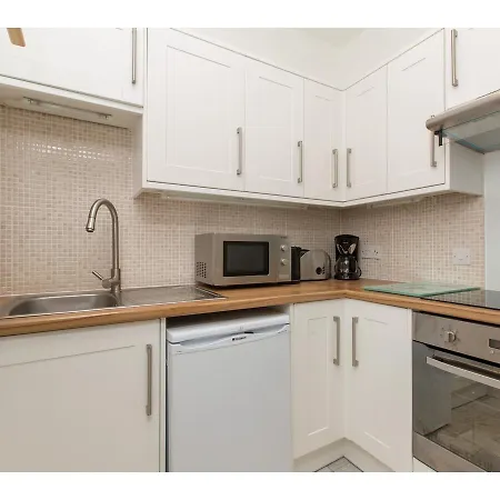 Apartment Character In The Heart Of Morningside *