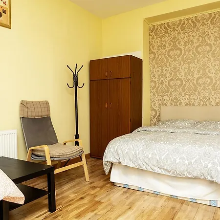Pensjonat Centre Townhouse 2*