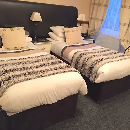 Lauderville Guest house