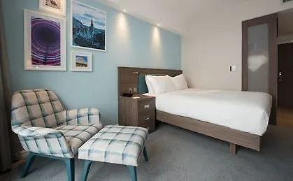 Hampton By Hilton West End Otel