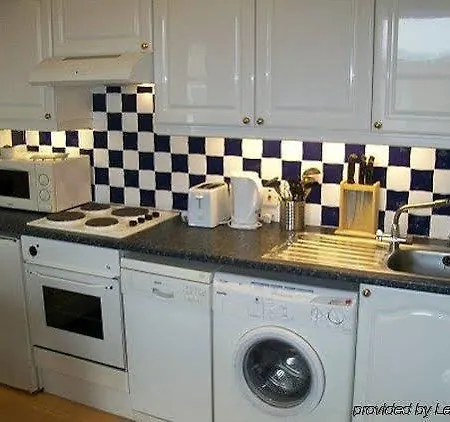 Hotel apartamentowy Fountain Court - Morrison Edynburg