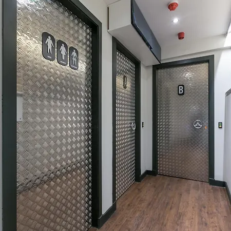 Code - The Loft, Hostel Edynburg