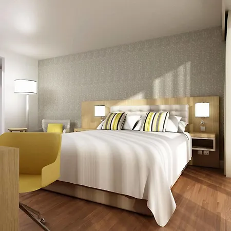 By Marriott Edinburgh