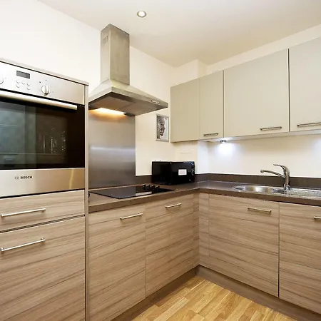 Ξενοδοχείο με διαμερίσματα Staycity West End 4*