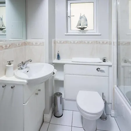 Dunedin Apartment *