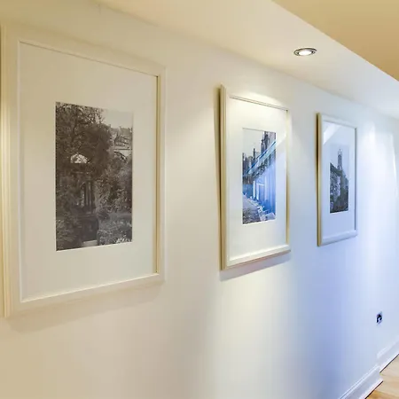 Clarendon Luxury * Edinburgh