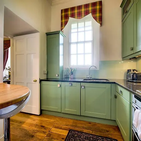 Altido Equisite 3br At The Heart Of The Old Town *
