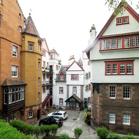 Altido Equisite 3br At The Heart Of The Old Town